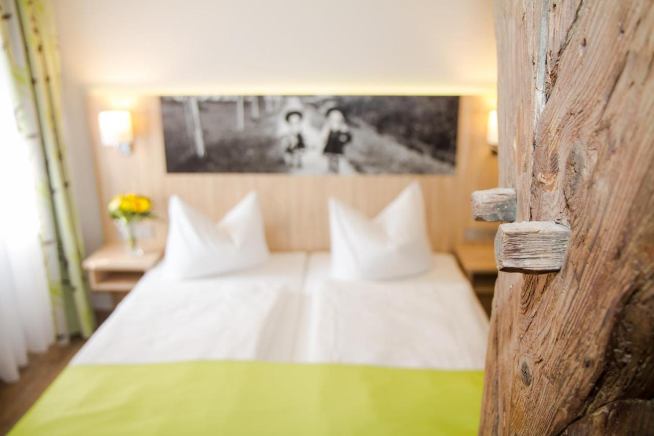 Hotel-Gasthof Blaue Traube E.K. Berching Dış mekan fotoğraf